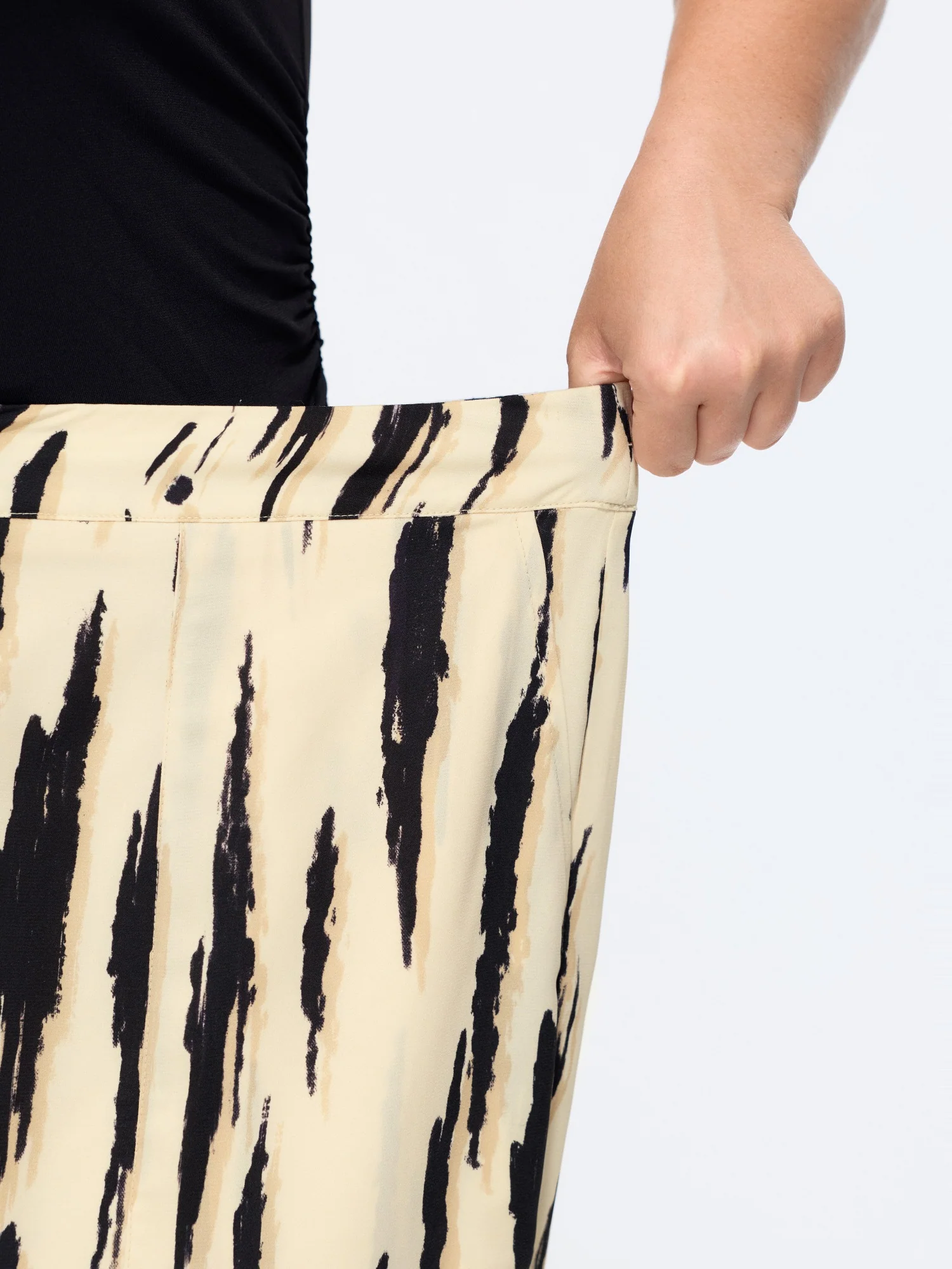 Abstract Print Side Slit Wide Leg Pants - Image 5