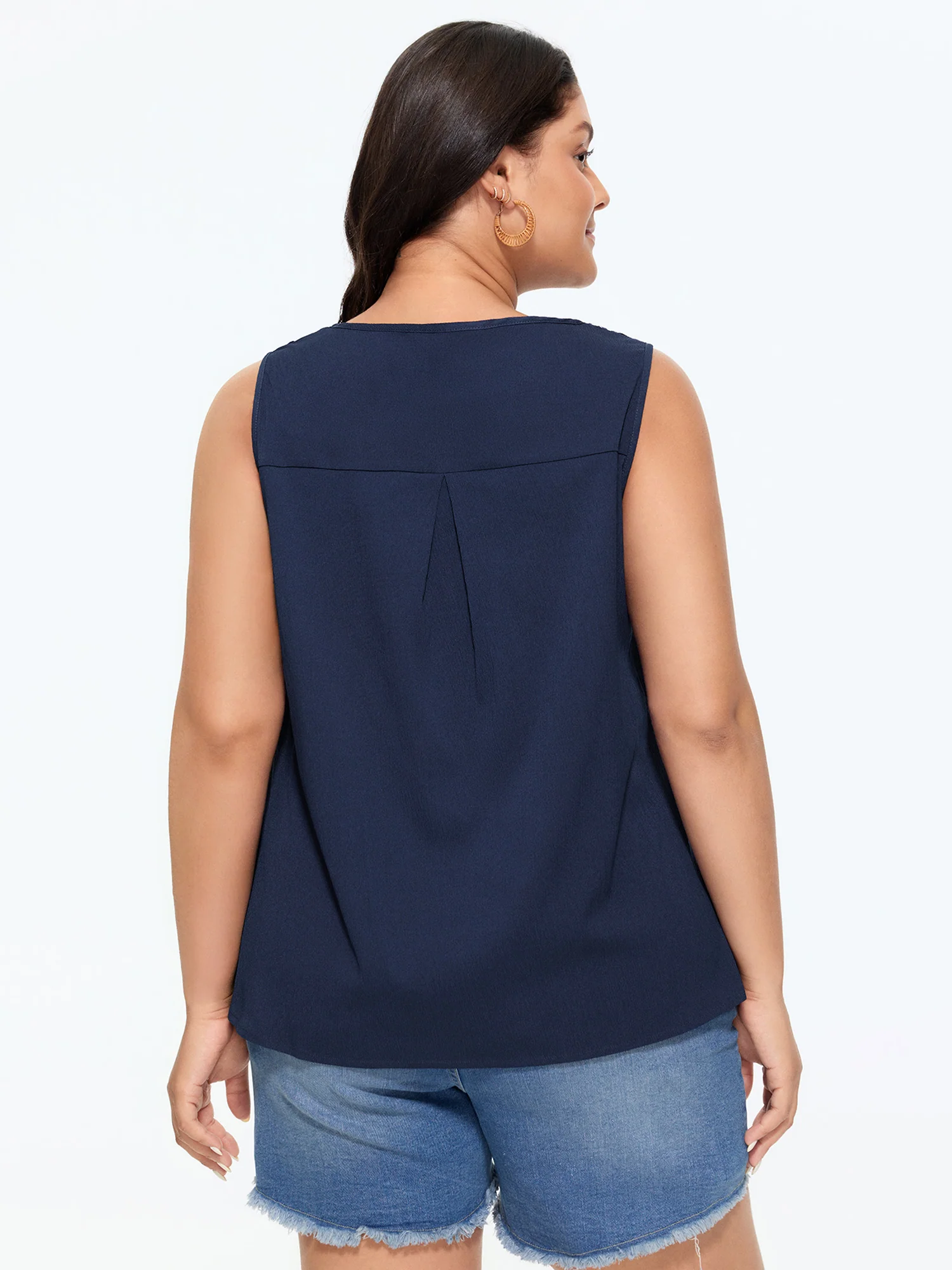 Cut-Out Lace Neckline Pleated Tank Top - Image 4