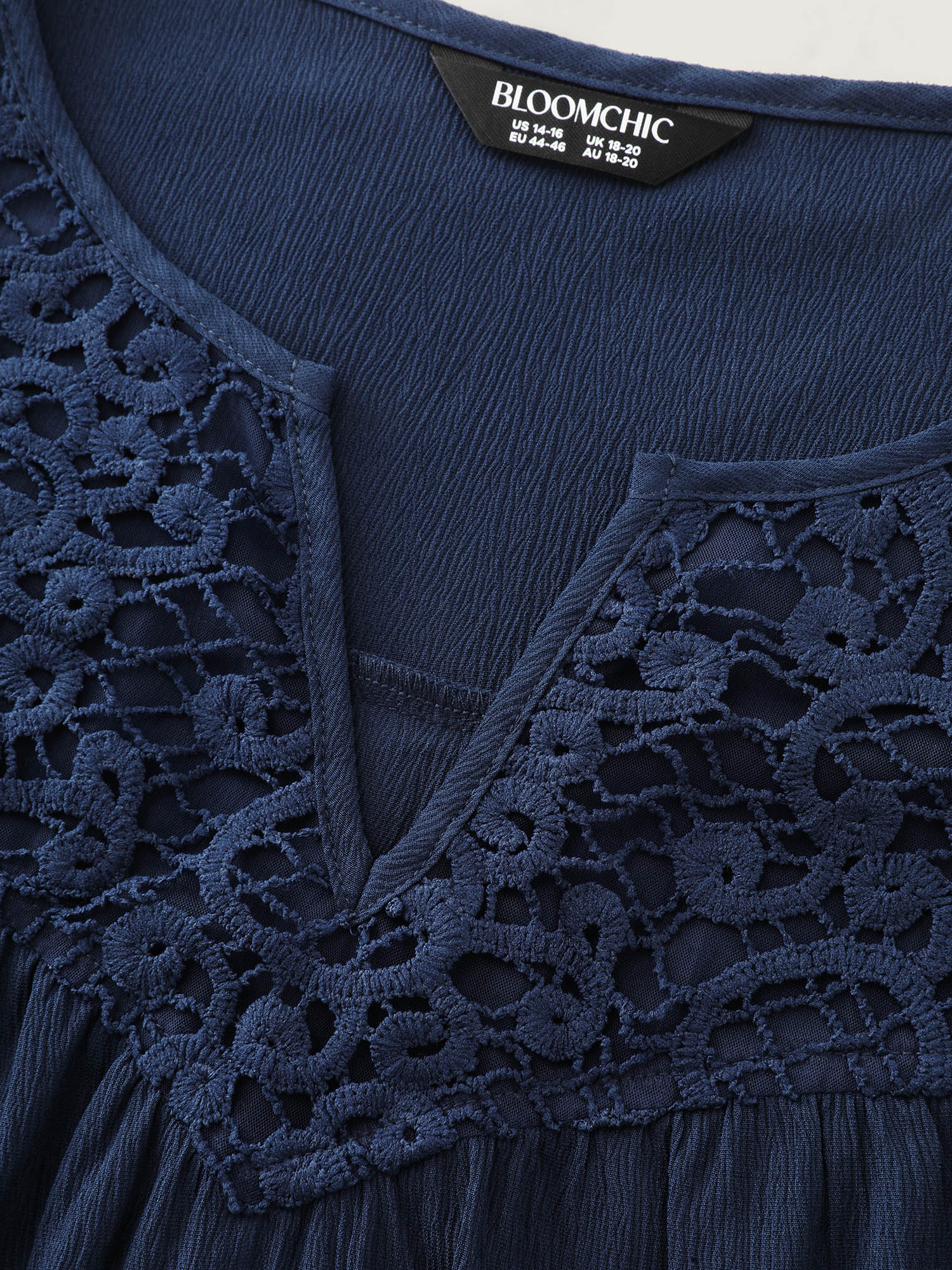 Cut-Out Lace Neckline Pleated Tank Top - Image 5