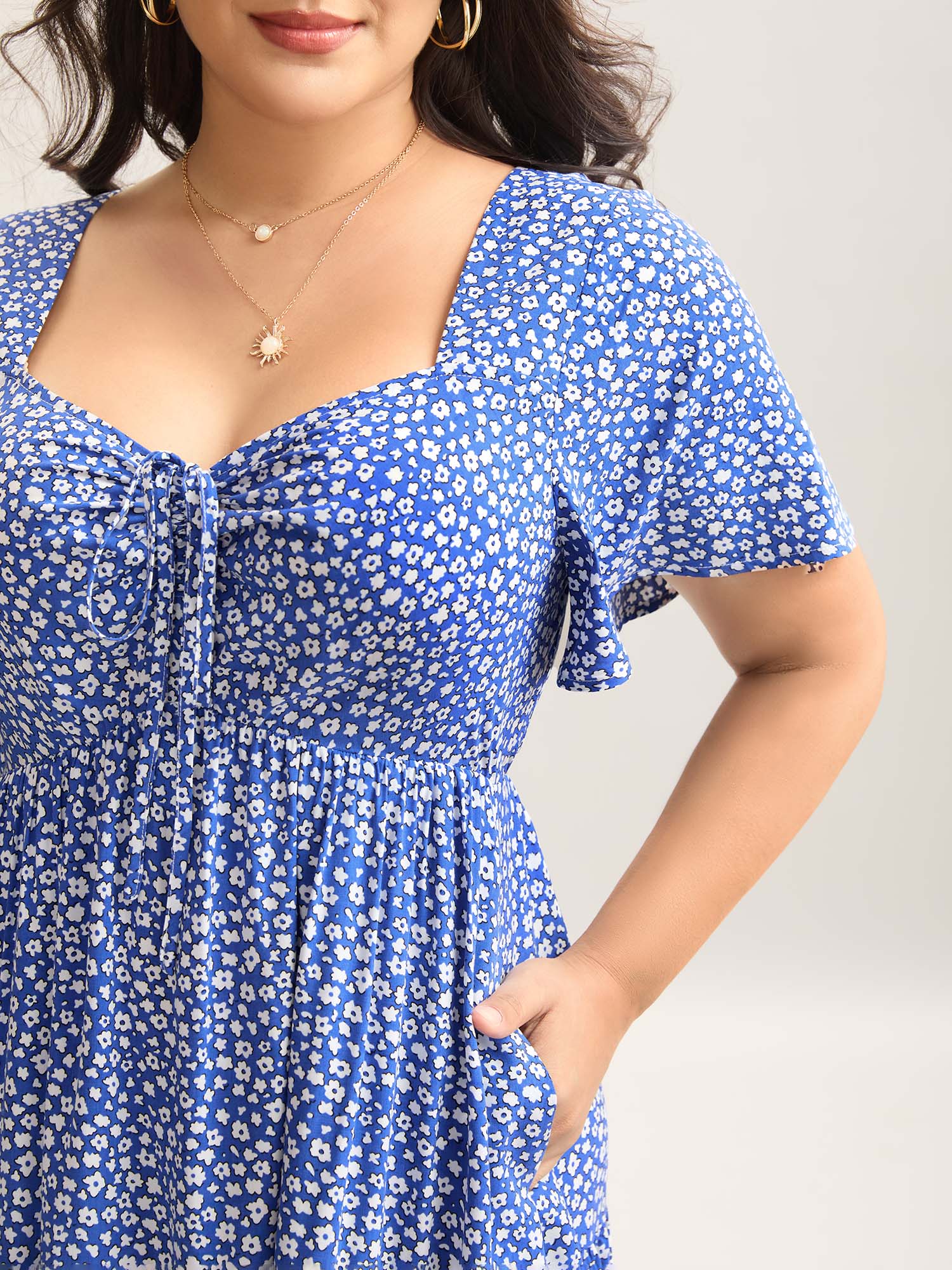 Ditsy Floral Sweetheart Drawstring Pocket Tiered Dress - Image 19