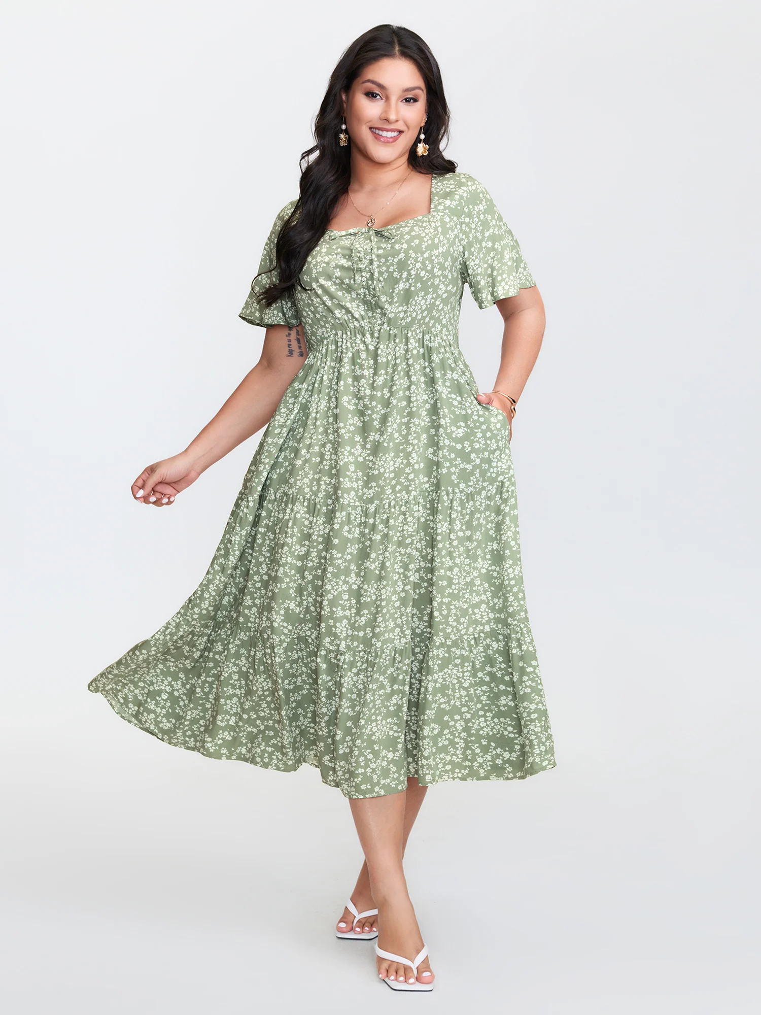 Ditsy Floral Sweetheart Drawstring Pocket Tiered Dress - Image 36