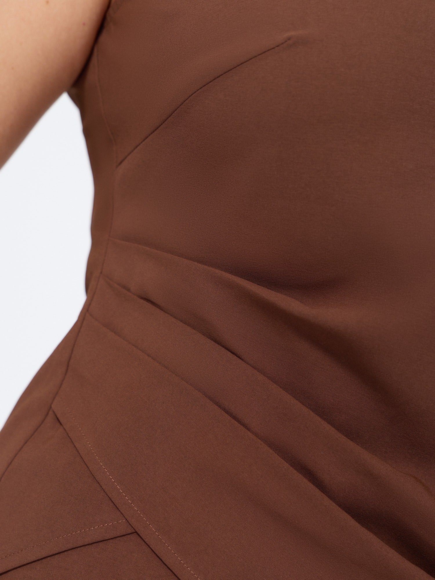 Solid Side Ruched Asymmetrical Hem Tank Top - Image 5