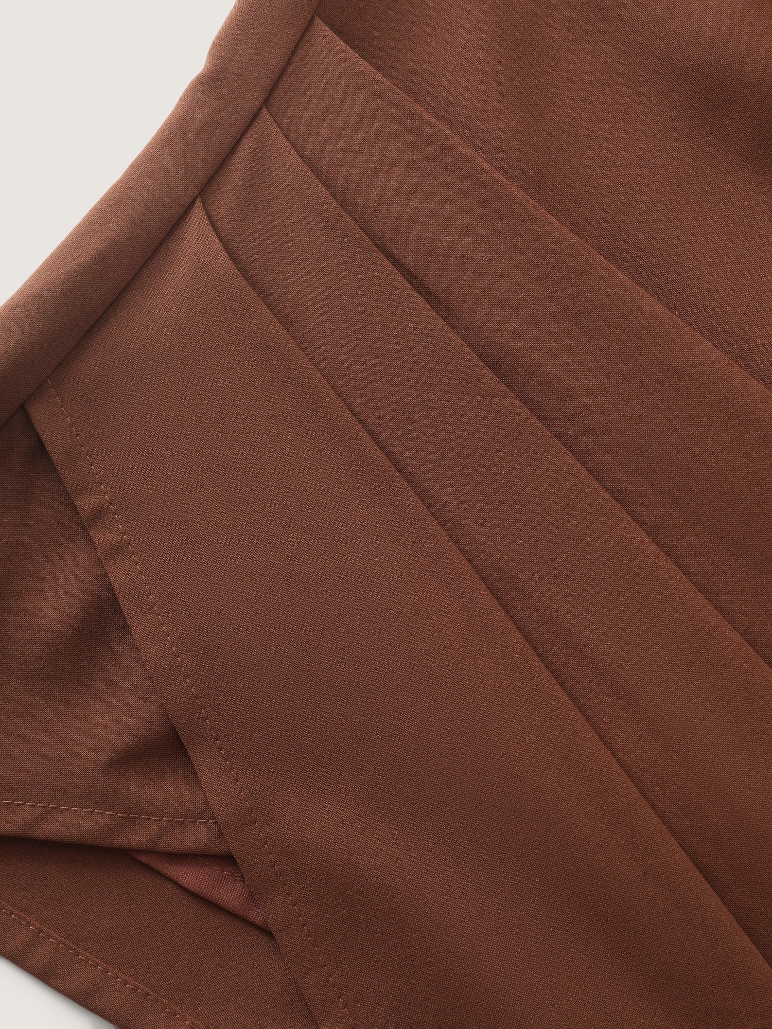 Solid Side Ruched Asymmetrical Hem Tank Top - Image 6