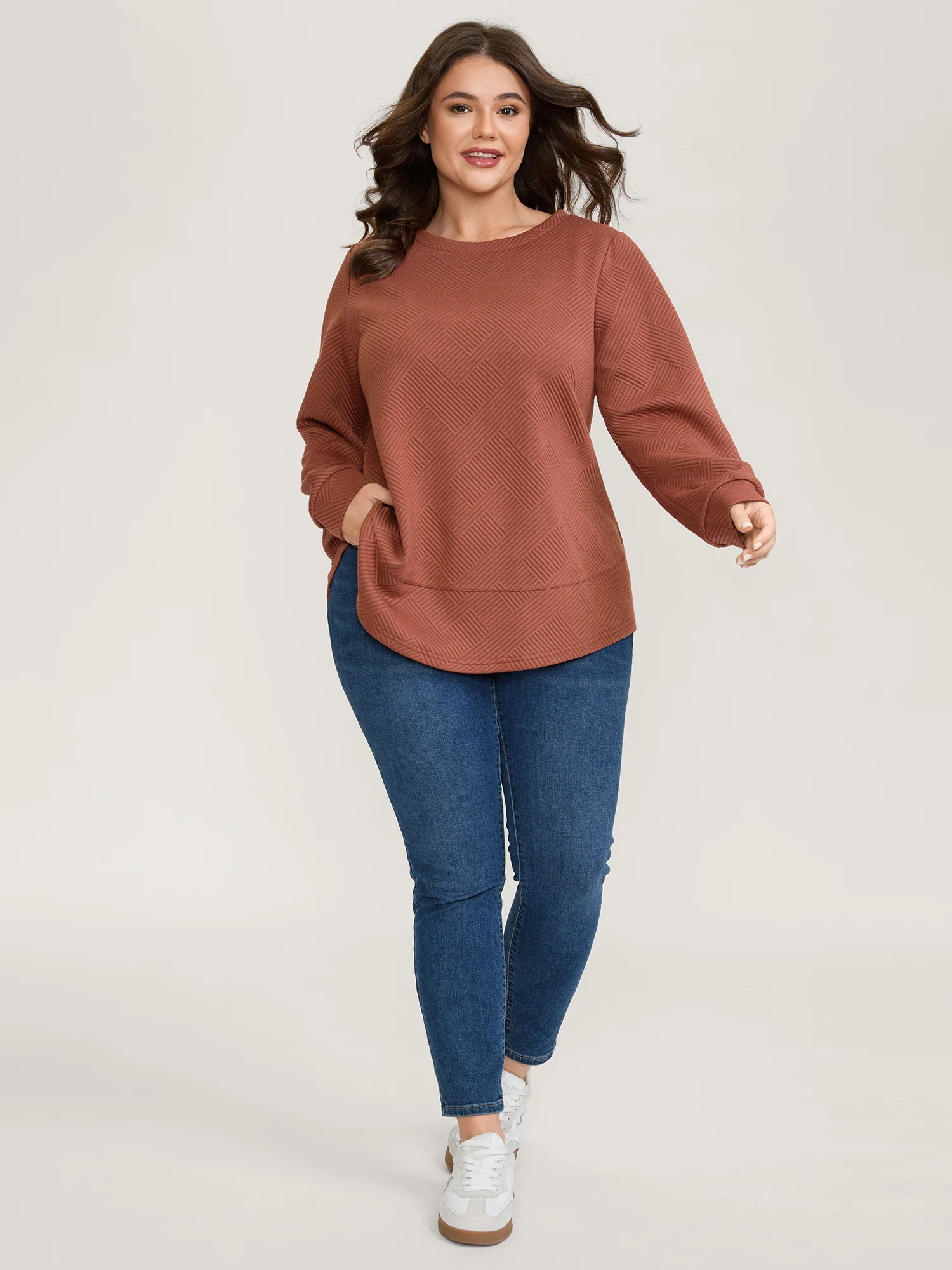 Textured Curvy Hem Round Neck Sweatshirt - Image 11