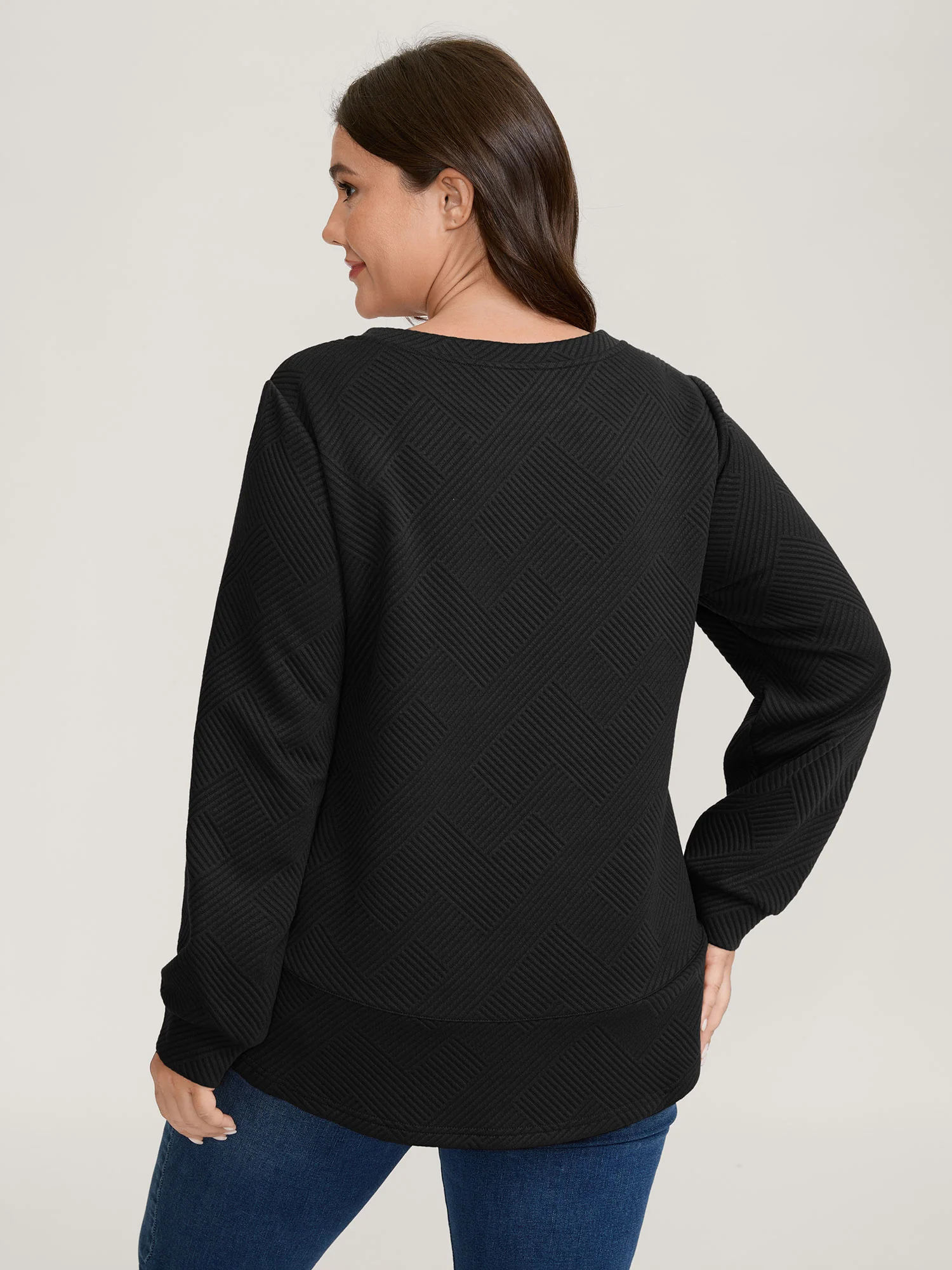 Textured Curvy Hem Round Neck Sweatshirt - Image 4