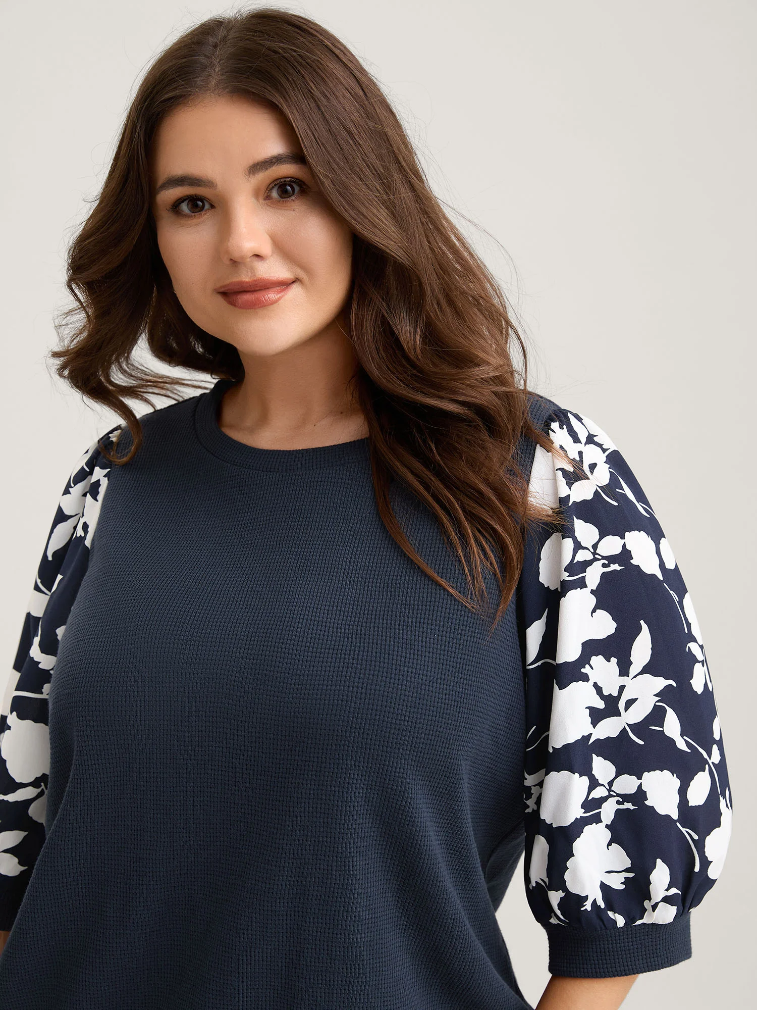 Textured Floral Puffy Sleeve Sweatshirt - Image 2